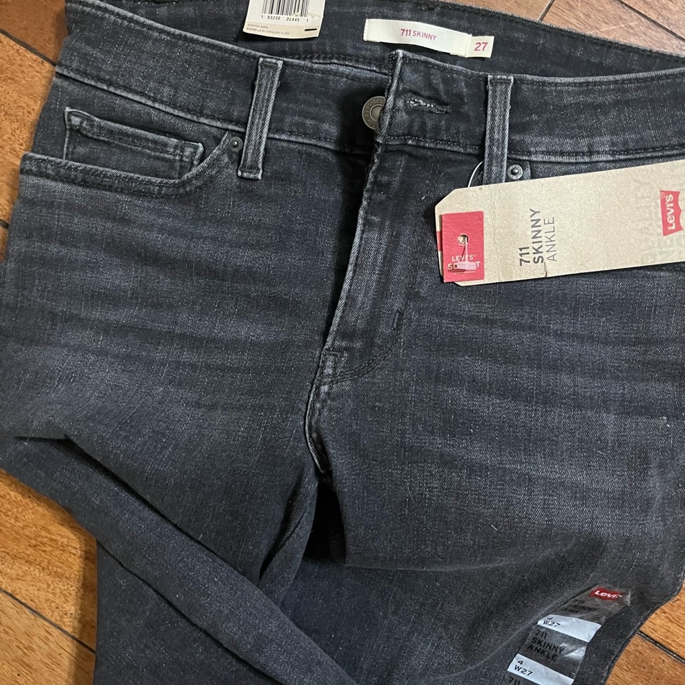 Levi’s 711 black Ankle jeans
